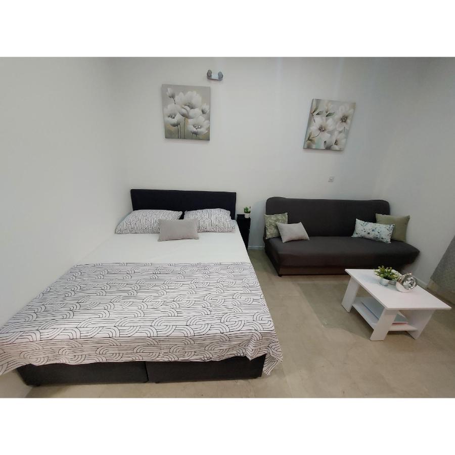 Studio Apartment Lee Split Exterior foto