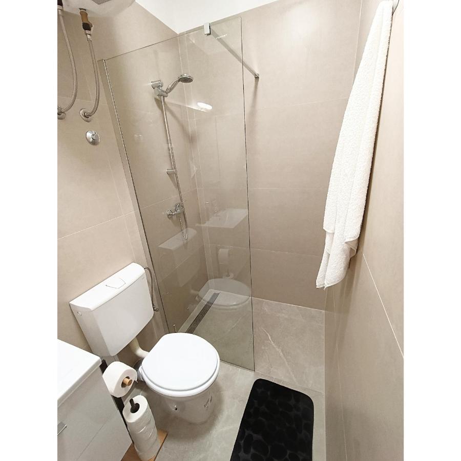 Studio Apartment Lee Split Exterior foto