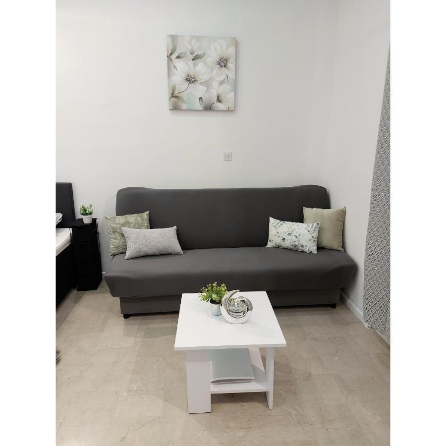 Studio Apartment Lee Split Exterior foto