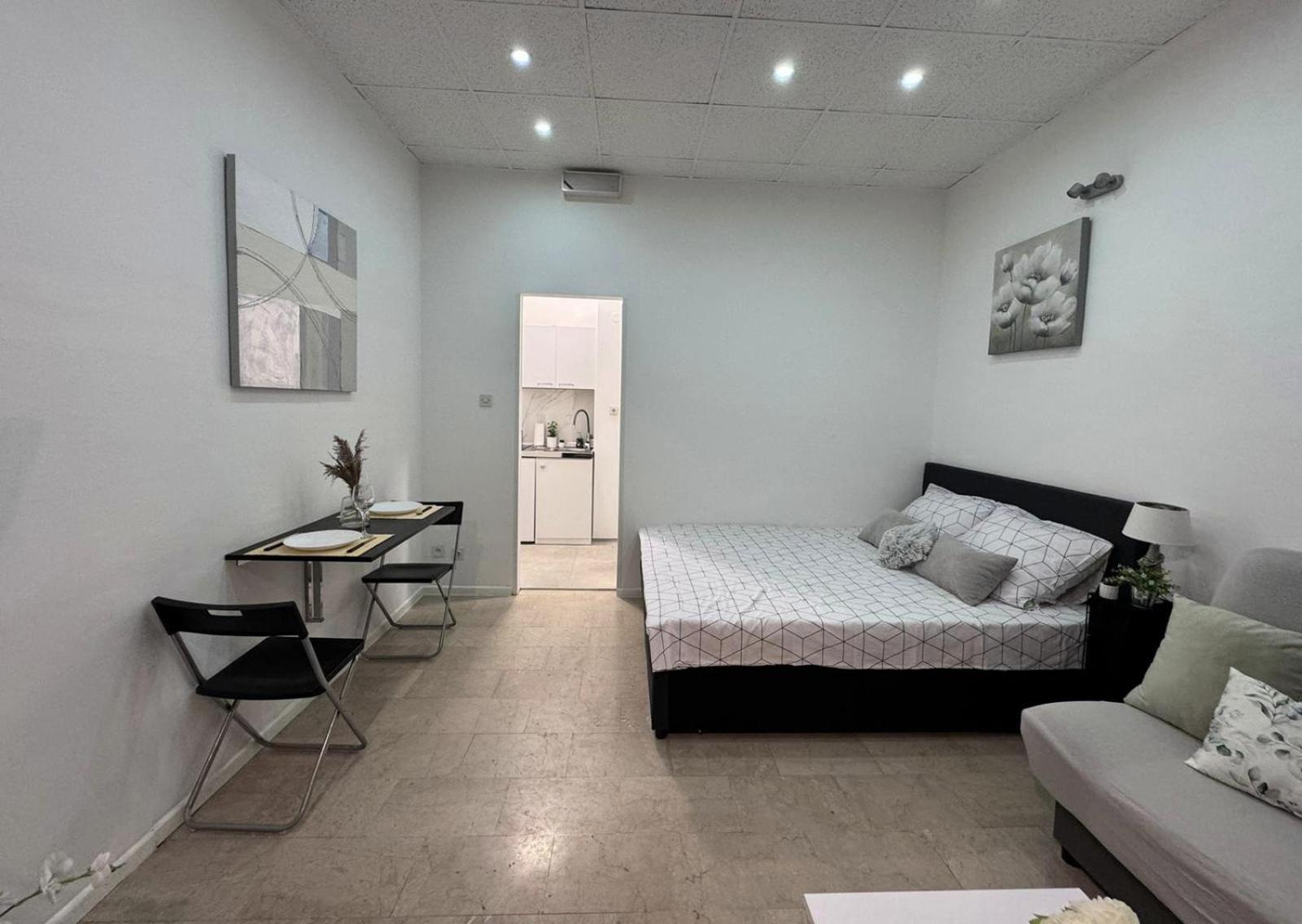 Studio Apartment Lee Split Exterior foto